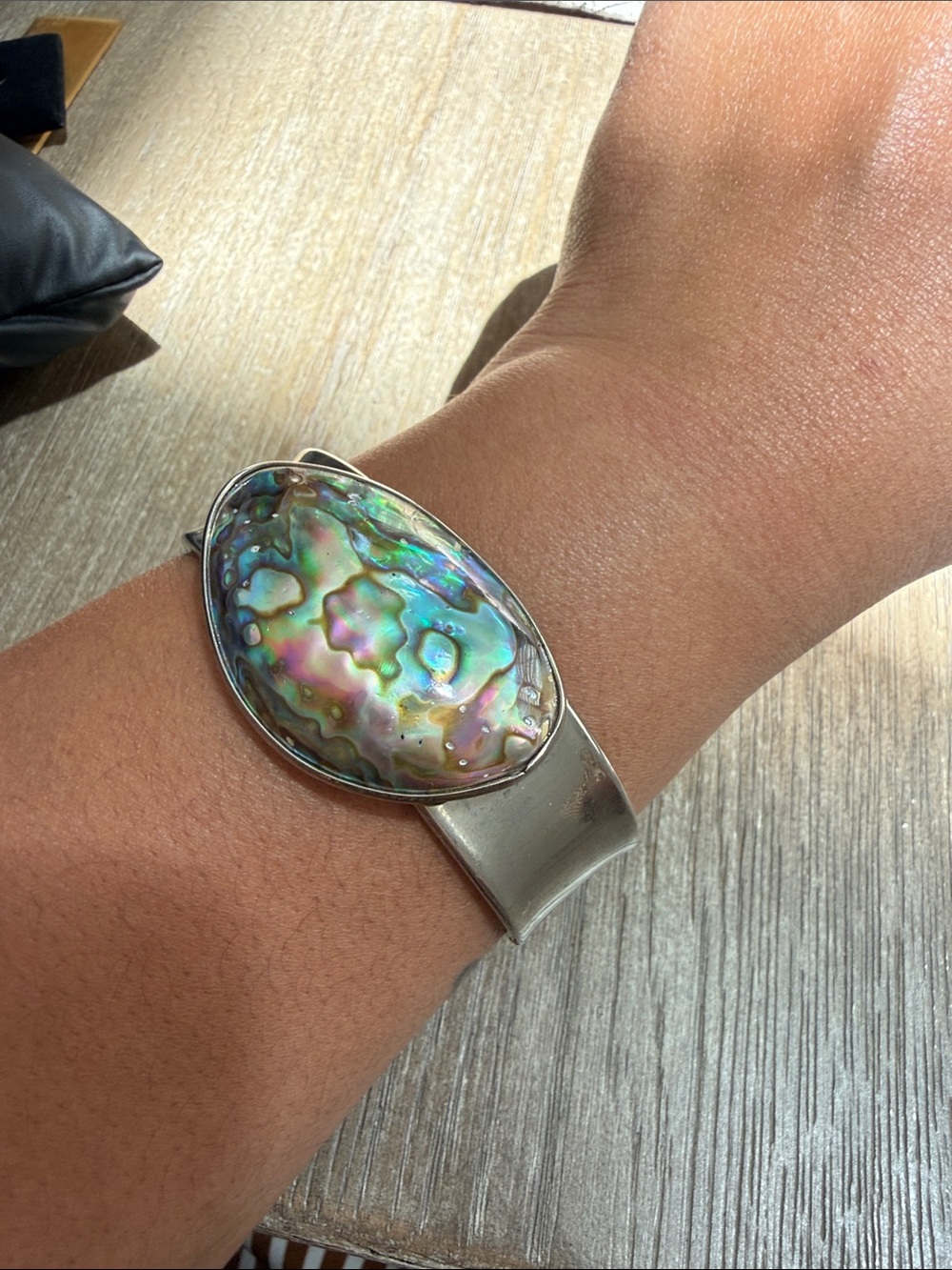 Abalone Shell Cuff Bracelet - Iridescent Colors - Picture 8 of 11